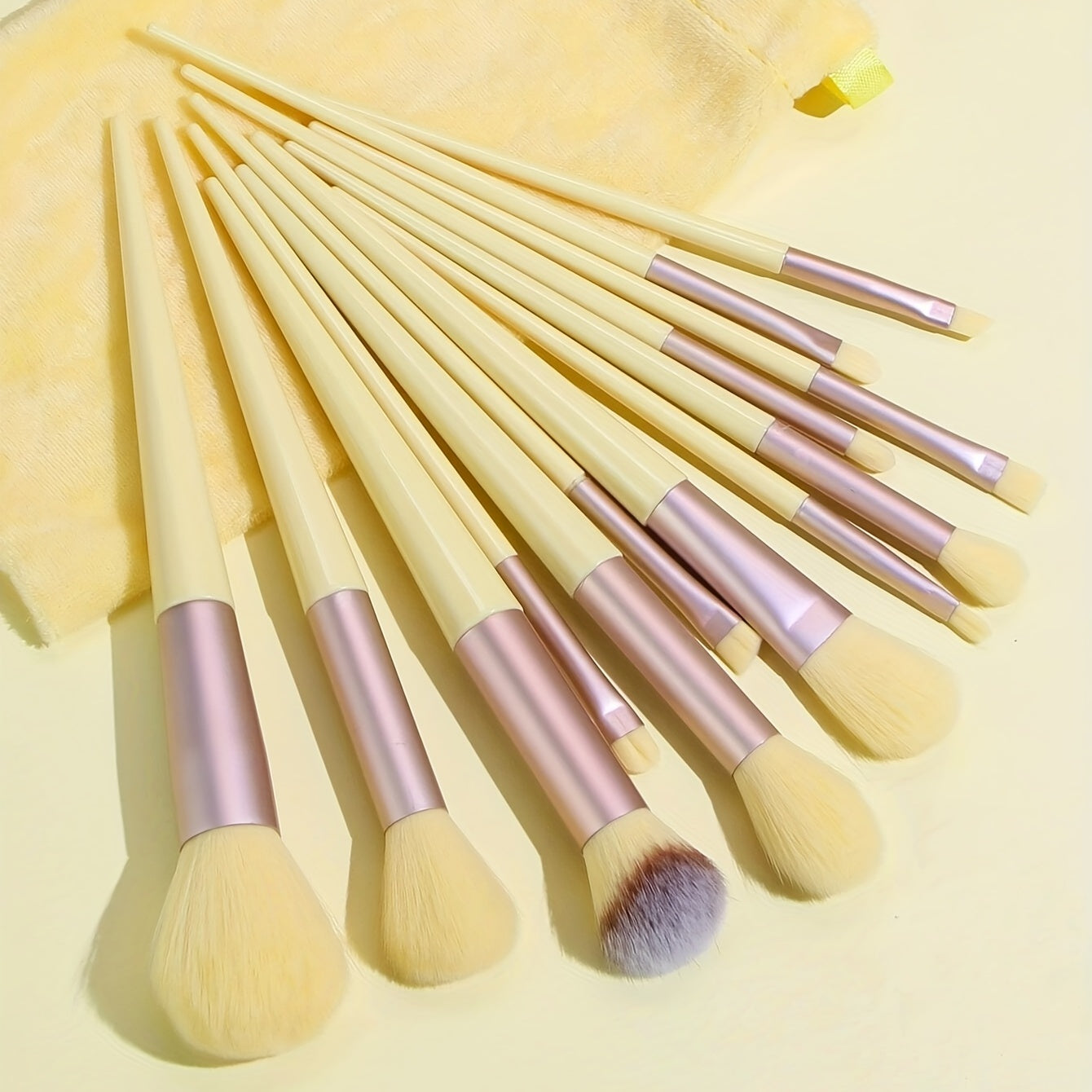 13PCS Ensemble de pinceaux de maquillage doux et moelleux avec éponge de maquillage