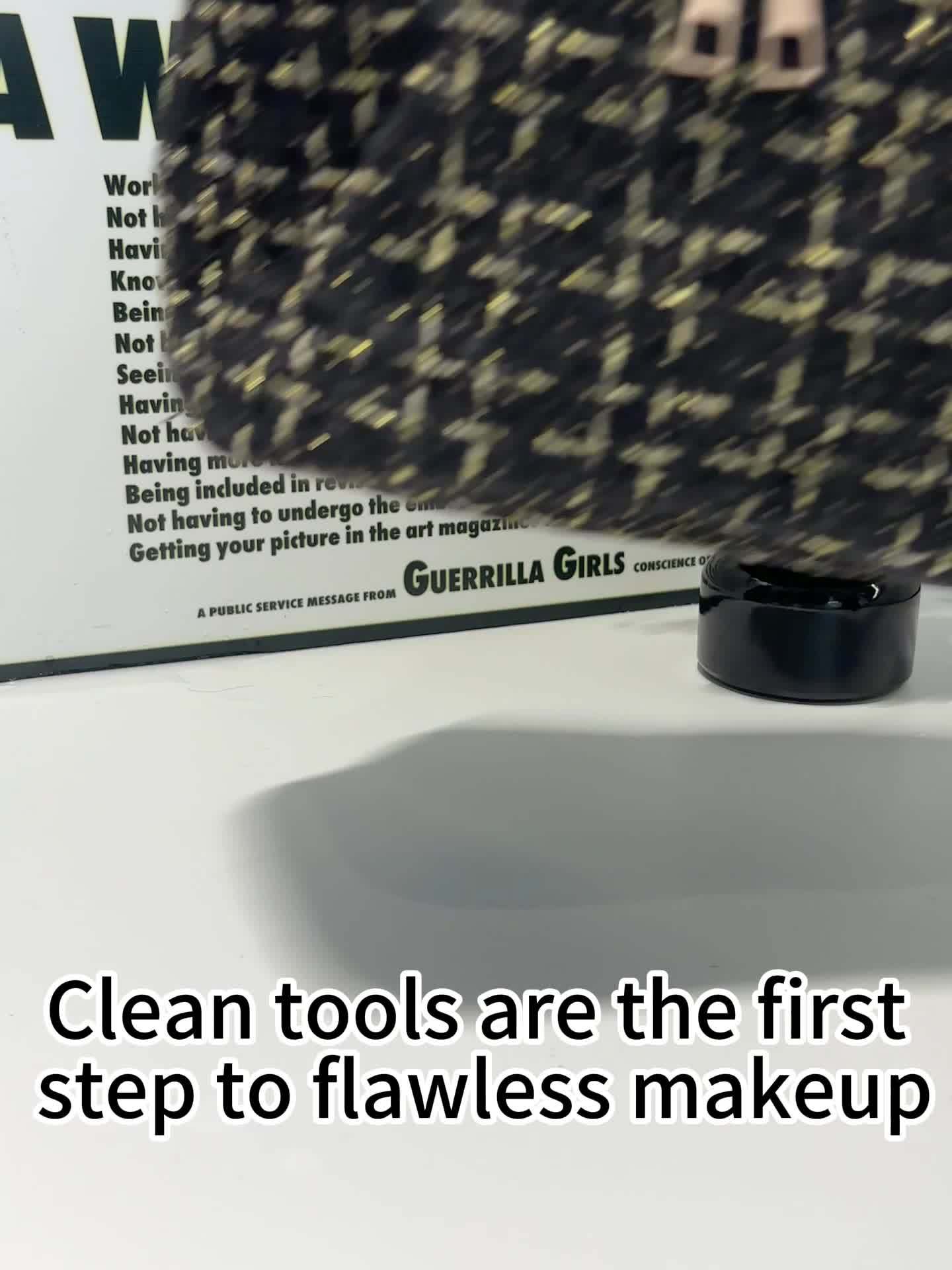 26pcs/47pcs de kit de maquillage complet noir tendance, sac de maquillage portable de grande capacité, pour répondre à tous vos besoins de beauté, cheveux en fibre douce pour beige clair sensible