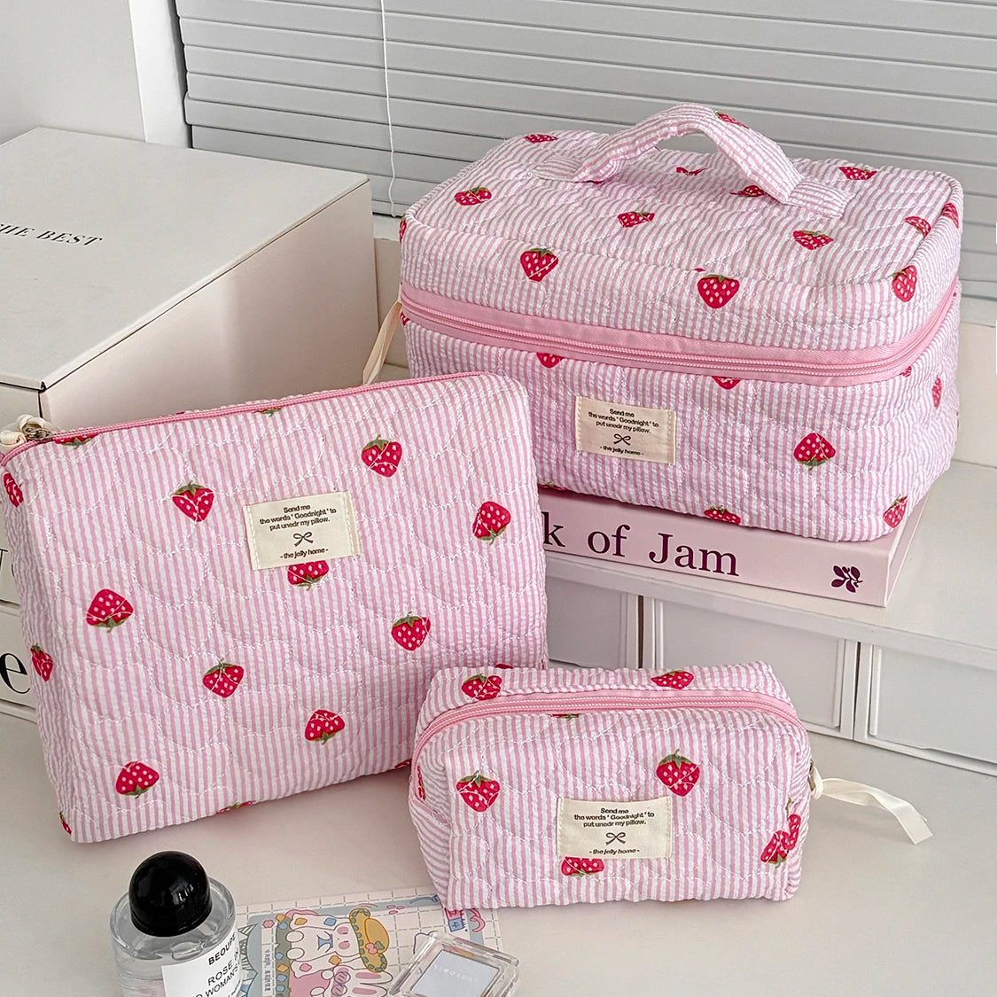 1PC Pink Strawberry Women Cosmetic Quilted Bag Portable Travel Organizer Toiletry Makeup Storage Pouch Handbag Ladies Zipper Bag