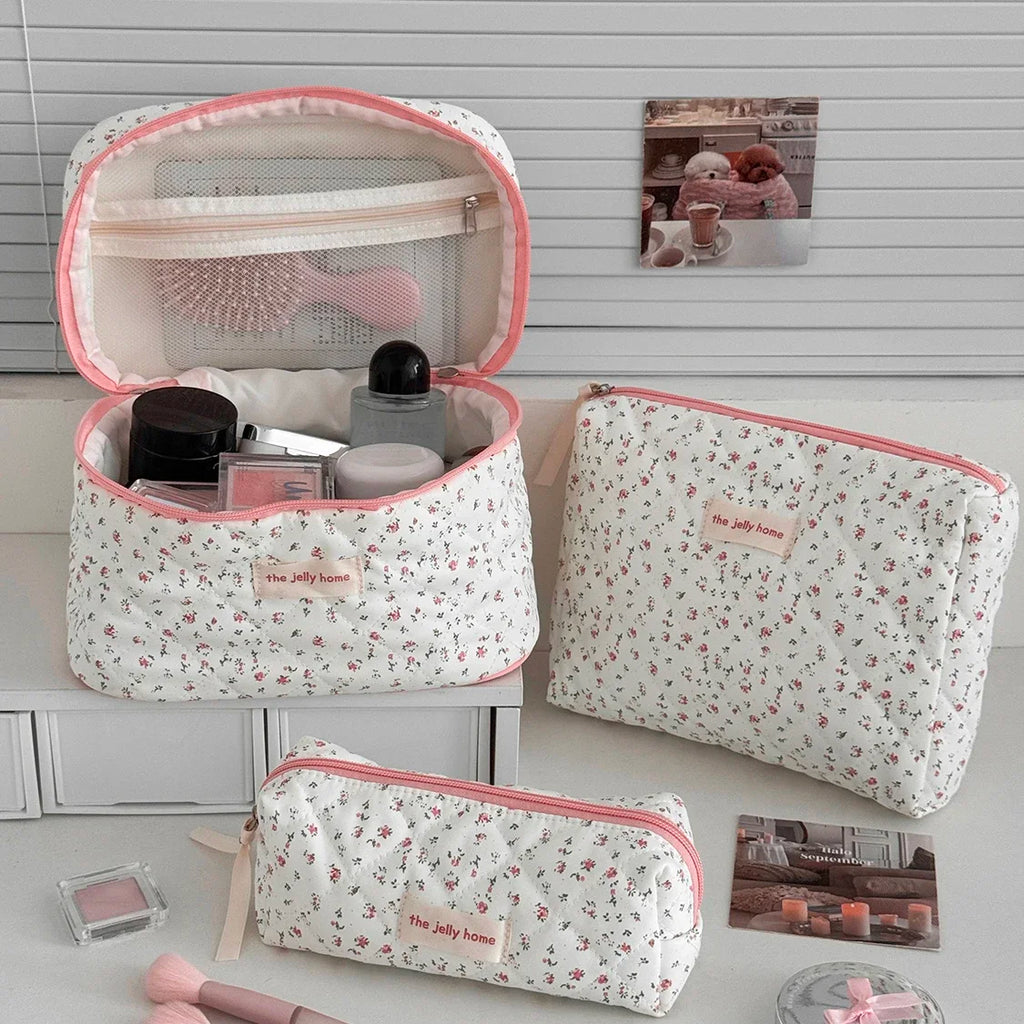 1PC Pink Strawberry Women Cosmetic Quilted Bag Portable Travel Organizer Toiletry Makeup Storage Pouch Handbag Ladies Zipper Bag