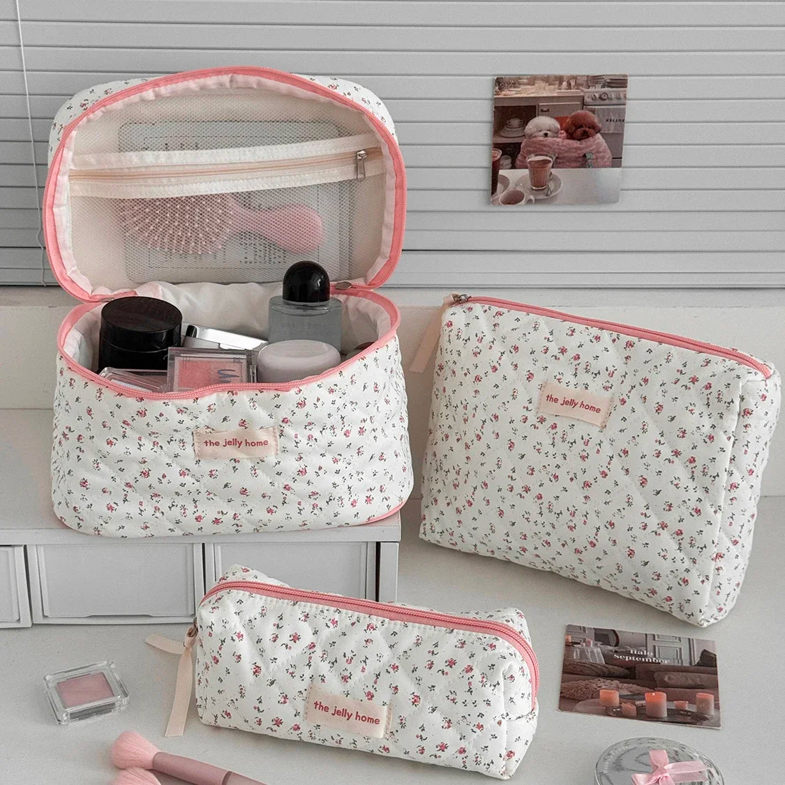 1PC Pink Strawberry Women Cosmetic Quilted Bag Portable Travel Organizer Toiletry Makeup Storage Pouch Handbag Ladies Zipper Bag